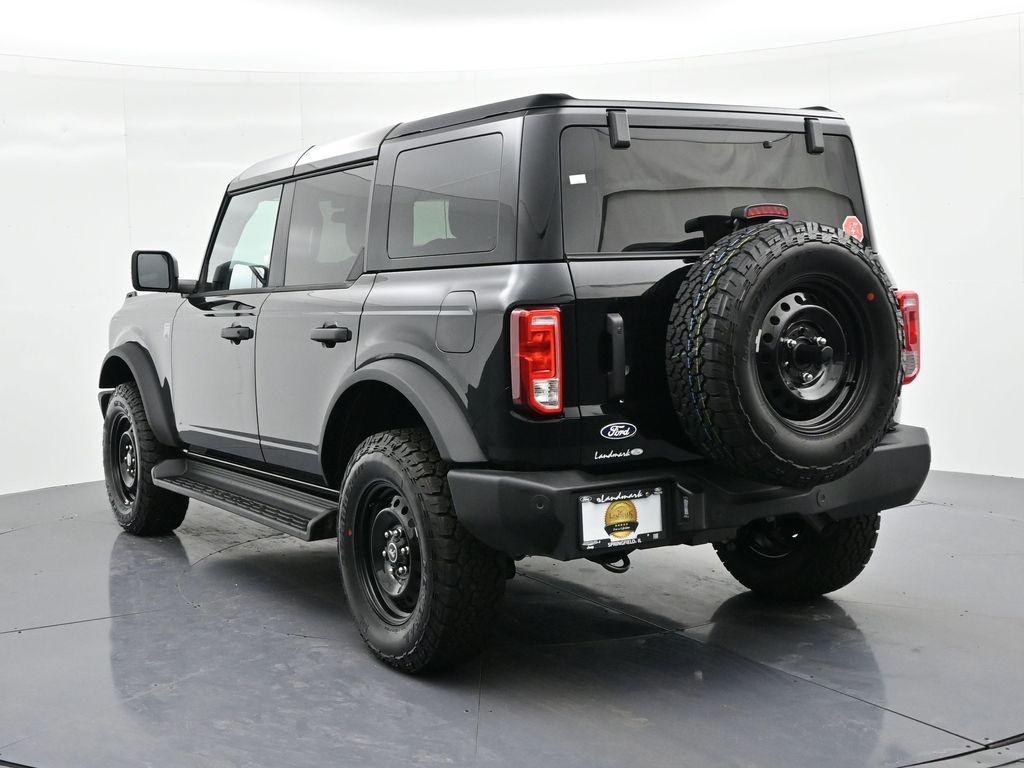 Ford Bronco Vehicle Full-screen Gallery Image 8