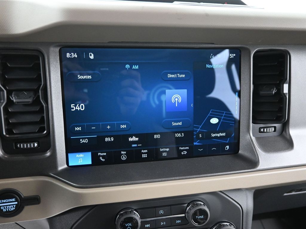 Ford Bronco Vehicle Full-screen Gallery Image 12