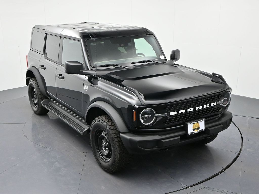 Ford Bronco Vehicle Full-screen Gallery Image 17