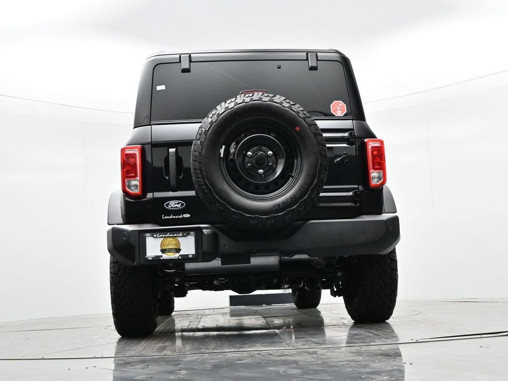 Ford Bronco Vehicle Full-screen Gallery Image 22