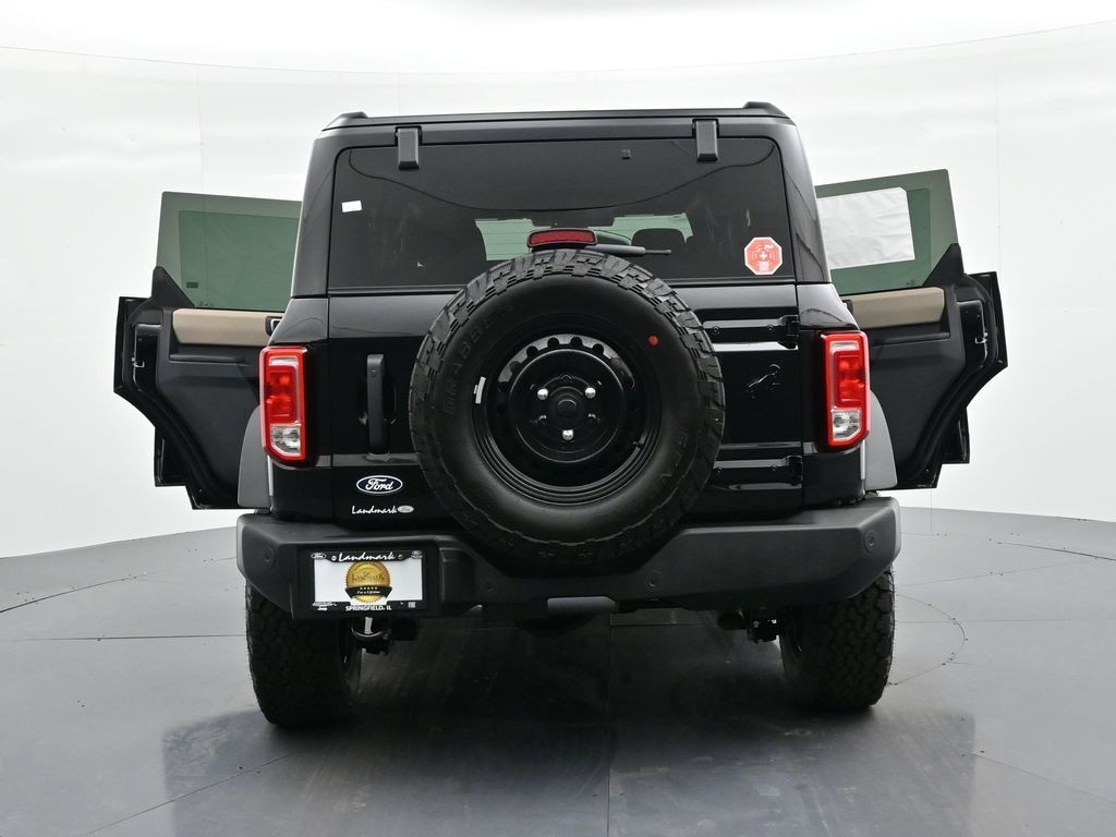 Ford Bronco Vehicle Full-screen Gallery Image 28