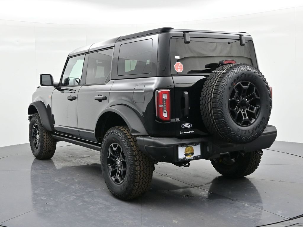 Ford Bronco Vehicle Full-screen Gallery Image 8