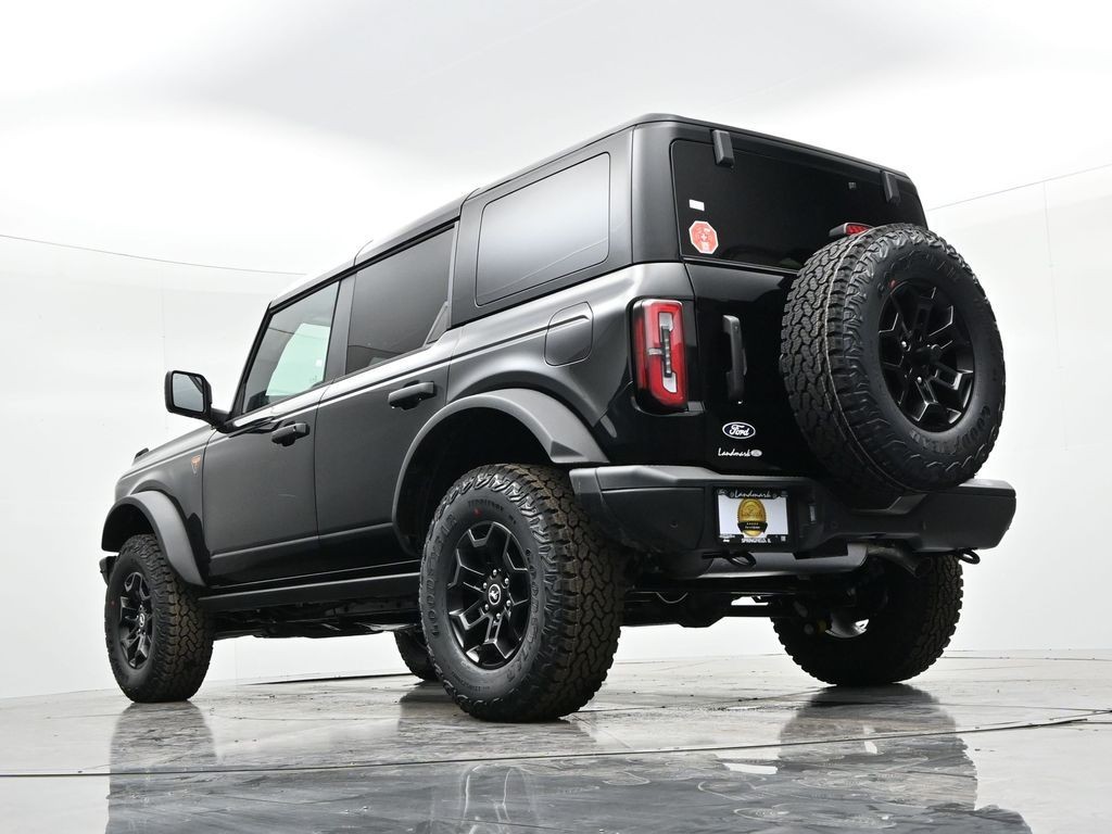 Ford Bronco Vehicle Full-screen Gallery Image 21