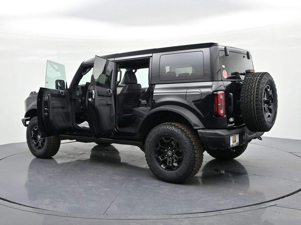 Ford Bronco Vehicle Full-screen Gallery Image 26