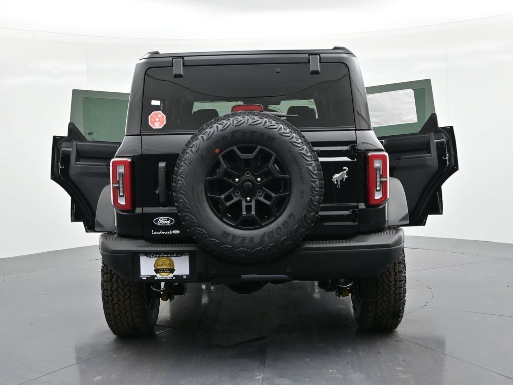 Ford Bronco Vehicle Full-screen Gallery Image 28