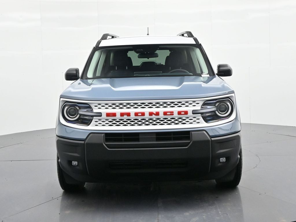 Ford Bronco Sport Vehicle Full-screen Gallery Image 3