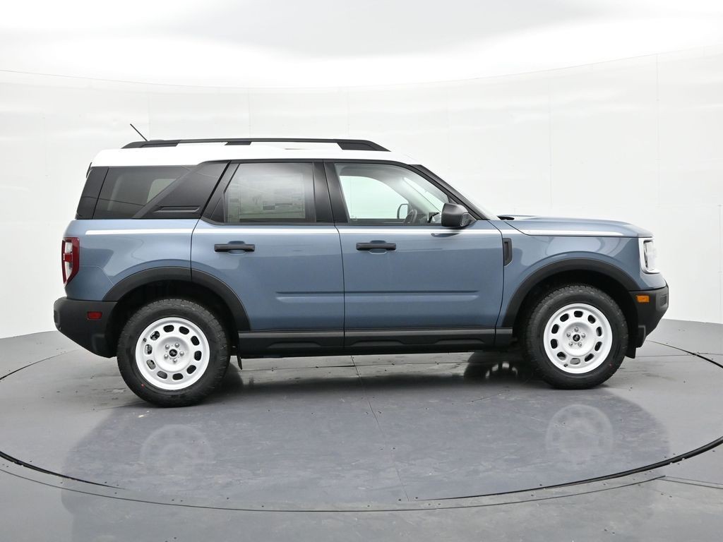 Ford Bronco Sport Vehicle Full-screen Gallery Image 5