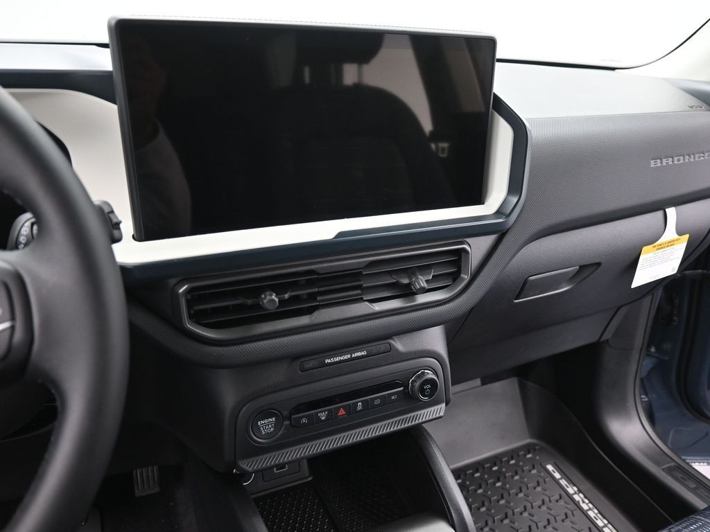 Ford Bronco Sport Vehicle Full-screen Gallery Image 14