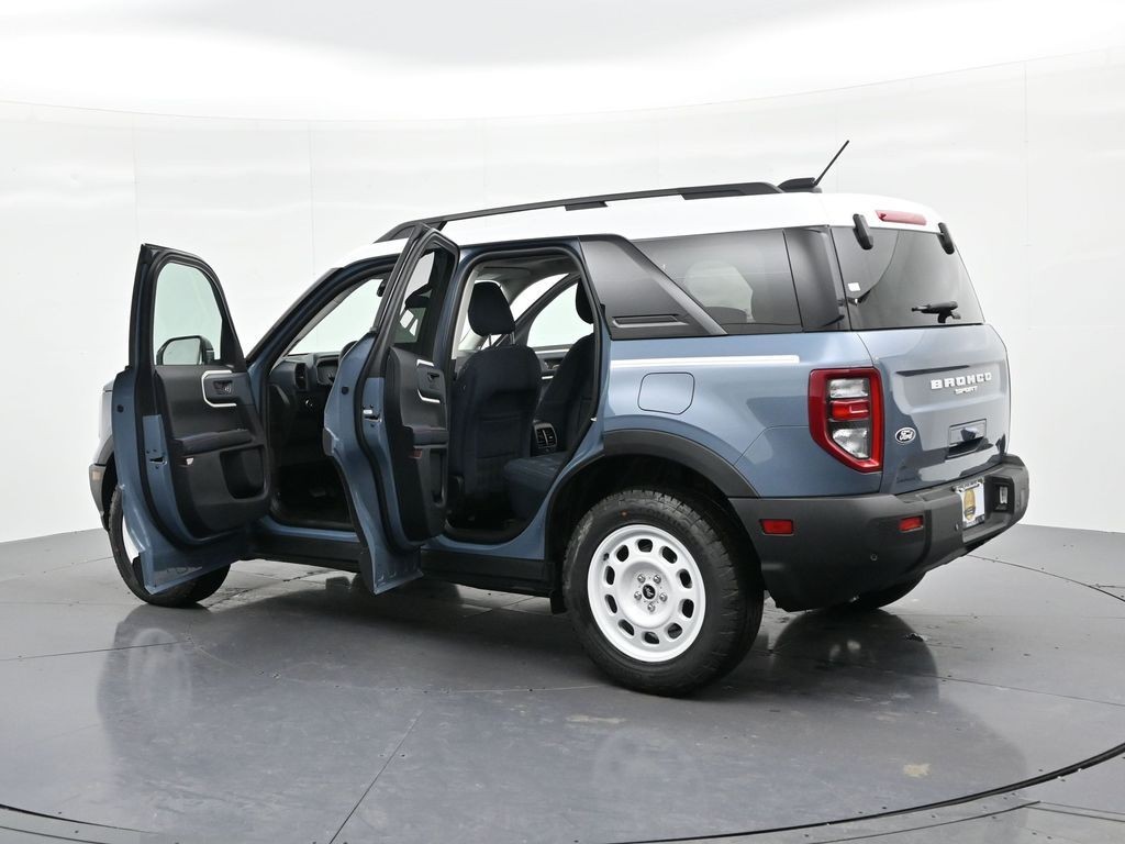 Ford Bronco Sport Vehicle Full-screen Gallery Image 27