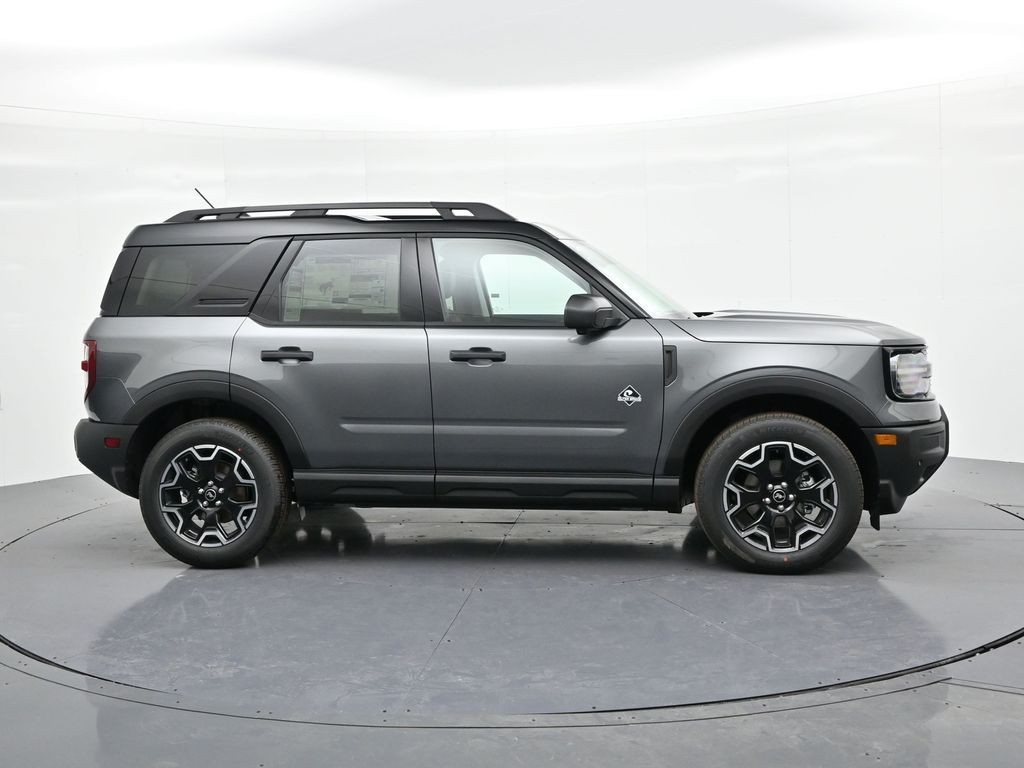 Ford Bronco Sport Vehicle Full-screen Gallery Image 5