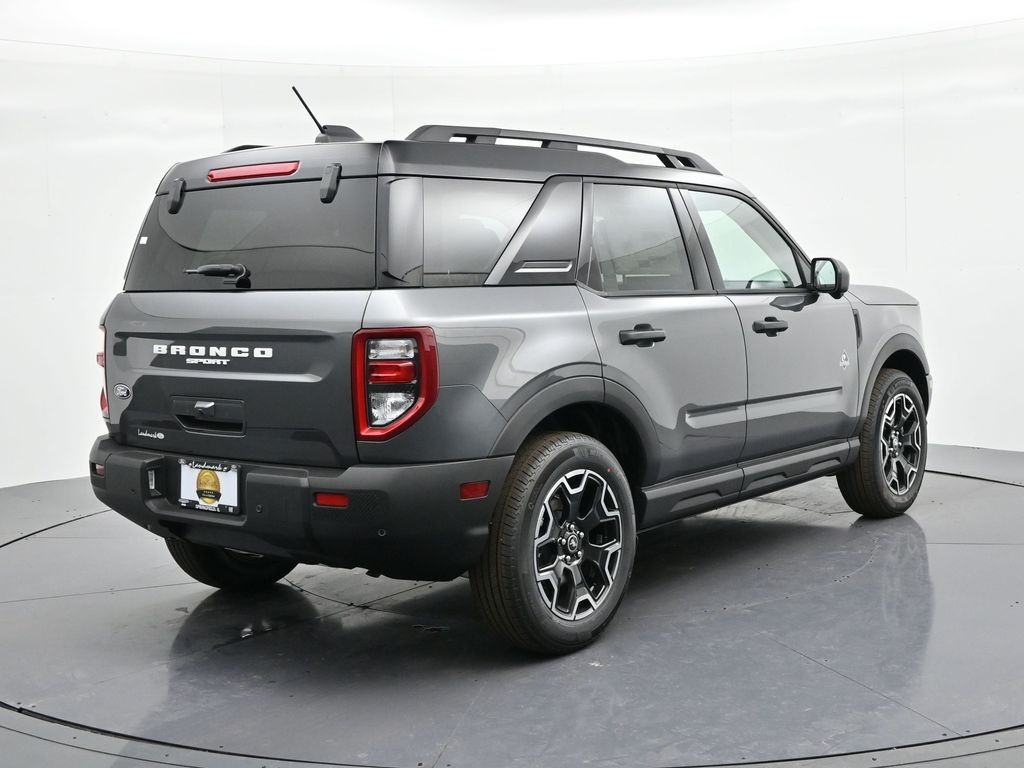 Ford Bronco Sport Vehicle Full-screen Gallery Image 6