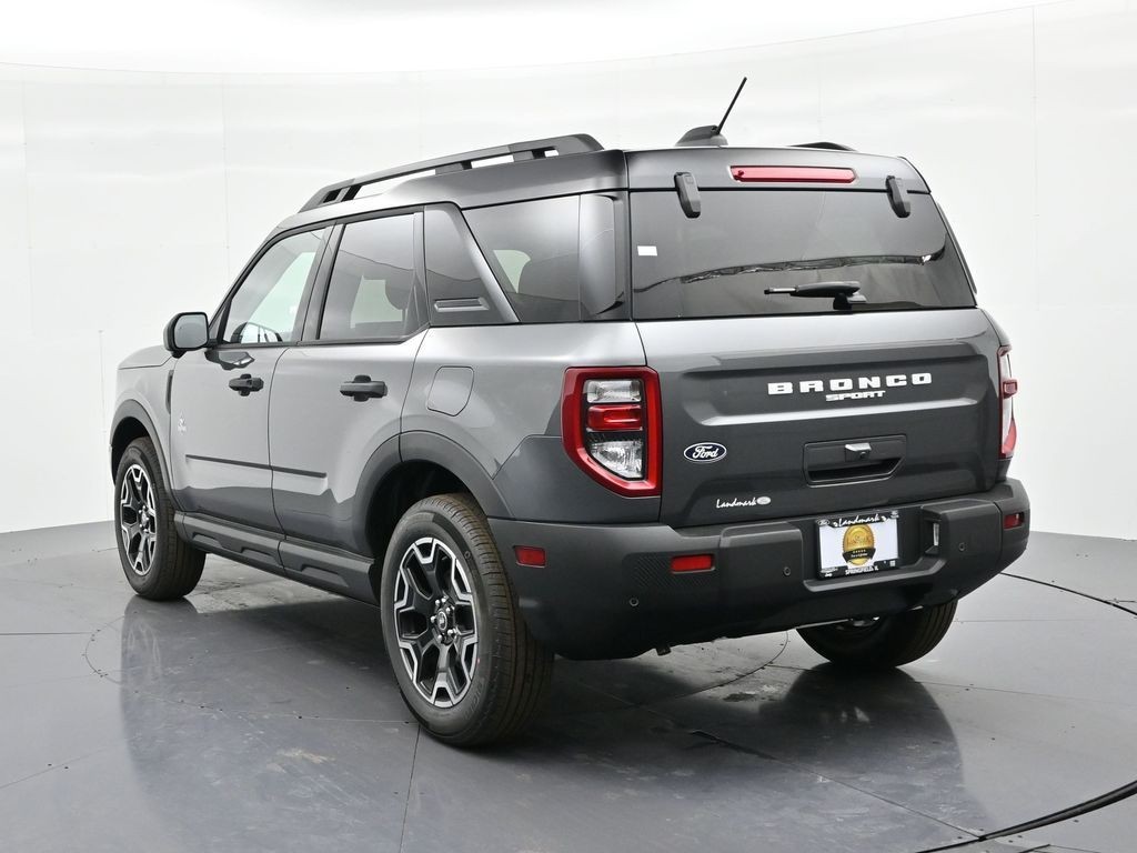 Ford Bronco Sport Vehicle Full-screen Gallery Image 8