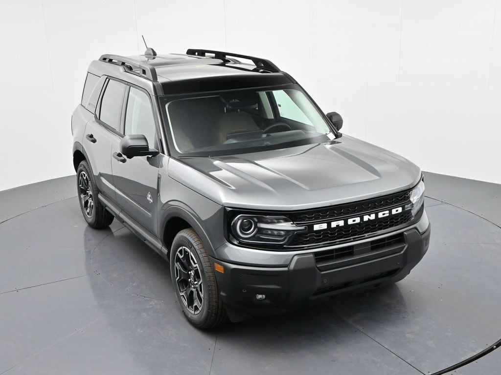 Ford Bronco Sport Vehicle Full-screen Gallery Image 18