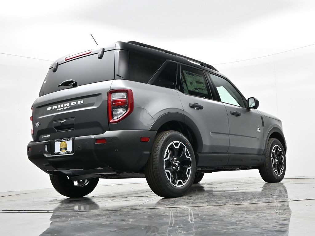 Ford Bronco Sport Vehicle Full-screen Gallery Image 24