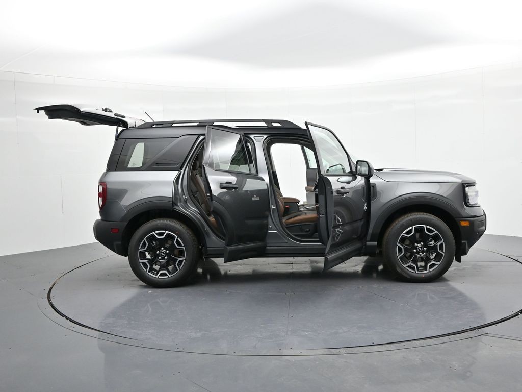 Ford Bronco Sport Vehicle Full-screen Gallery Image 26