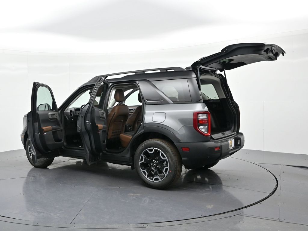 Ford Bronco Sport Vehicle Full-screen Gallery Image 27