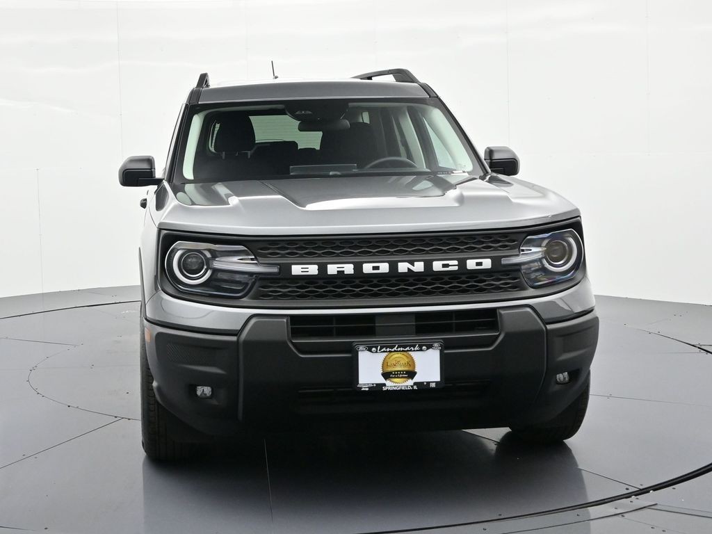 Ford Bronco Sport Vehicle Full-screen Gallery Image 3