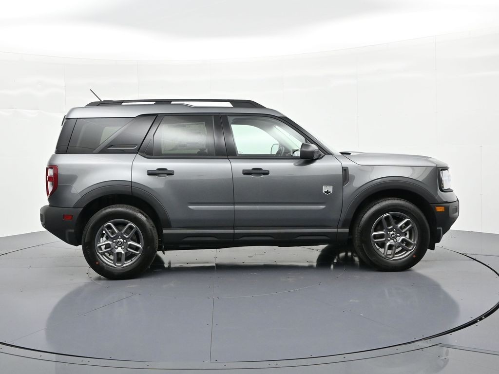 Ford Bronco Sport Vehicle Full-screen Gallery Image 5