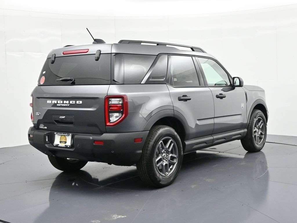 Ford Bronco Sport Vehicle Full-screen Gallery Image 6