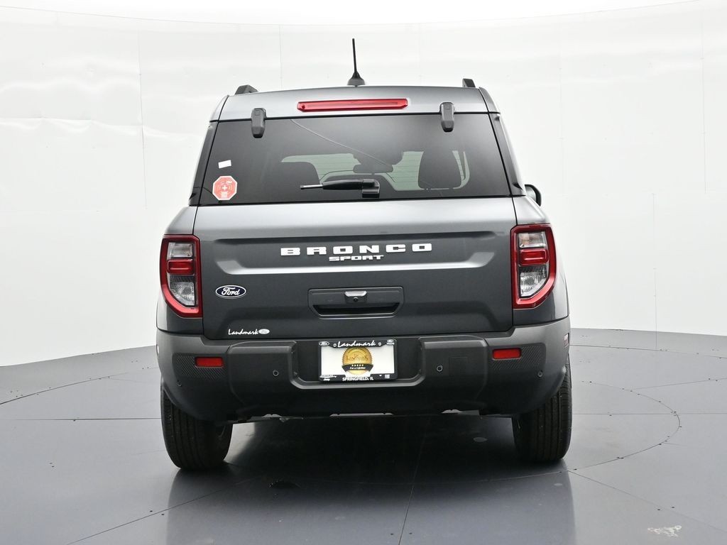 Ford Bronco Sport Vehicle Full-screen Gallery Image 7