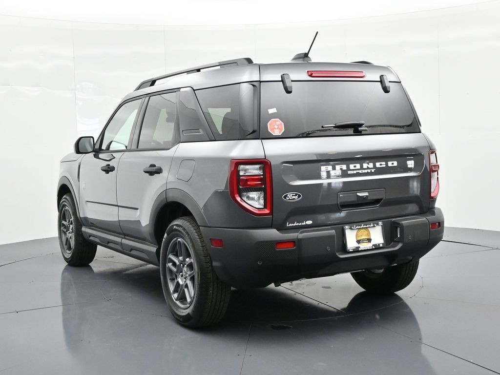 Ford Bronco Sport Vehicle Full-screen Gallery Image 8