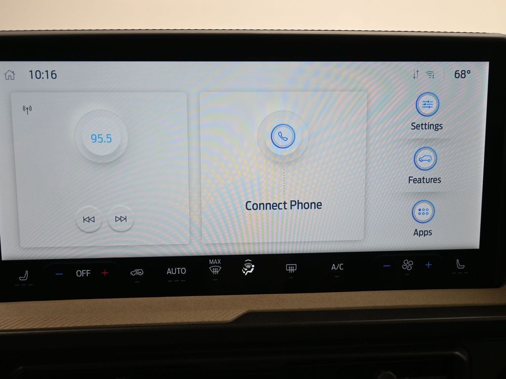 Ford Bronco Sport Vehicle Full-screen Gallery Image 11