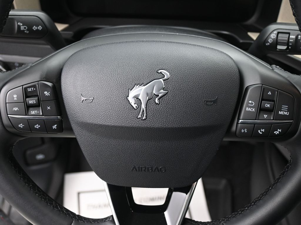 Ford Bronco Sport Vehicle Full-screen Gallery Image 14