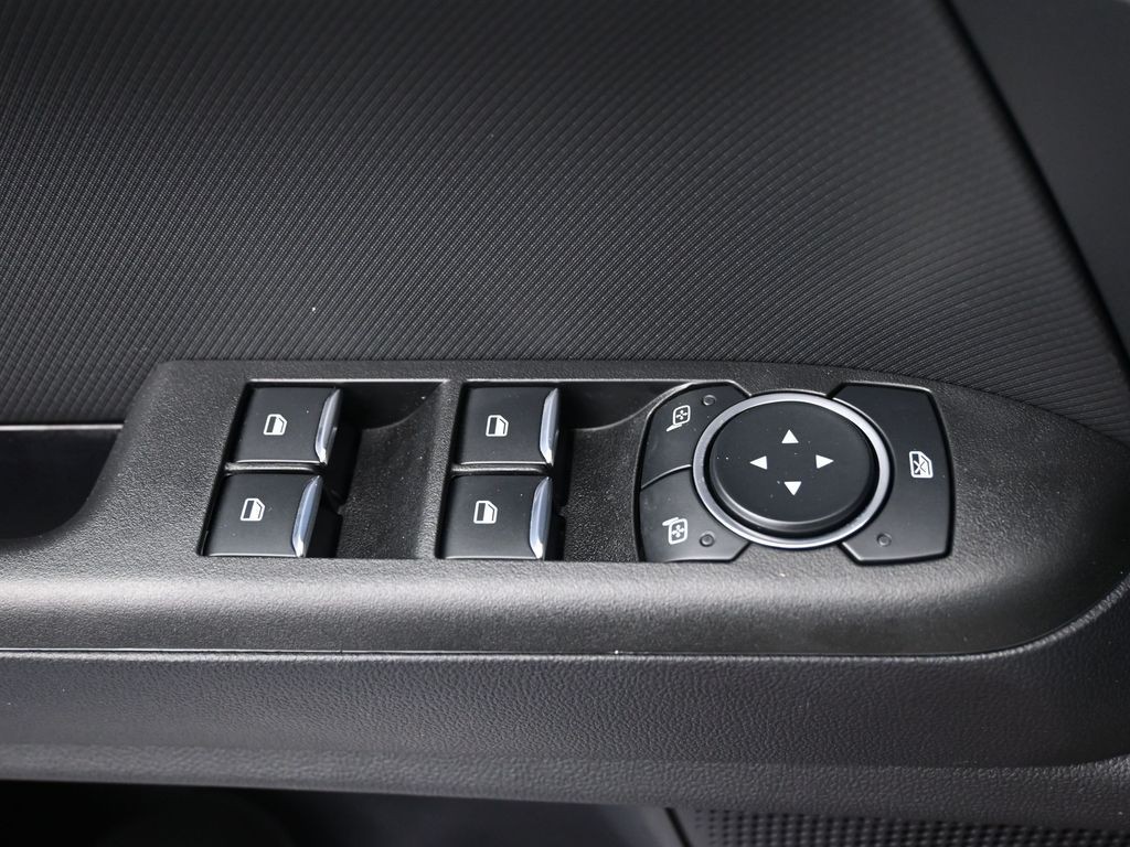 Ford Bronco Sport Vehicle Full-screen Gallery Image 18