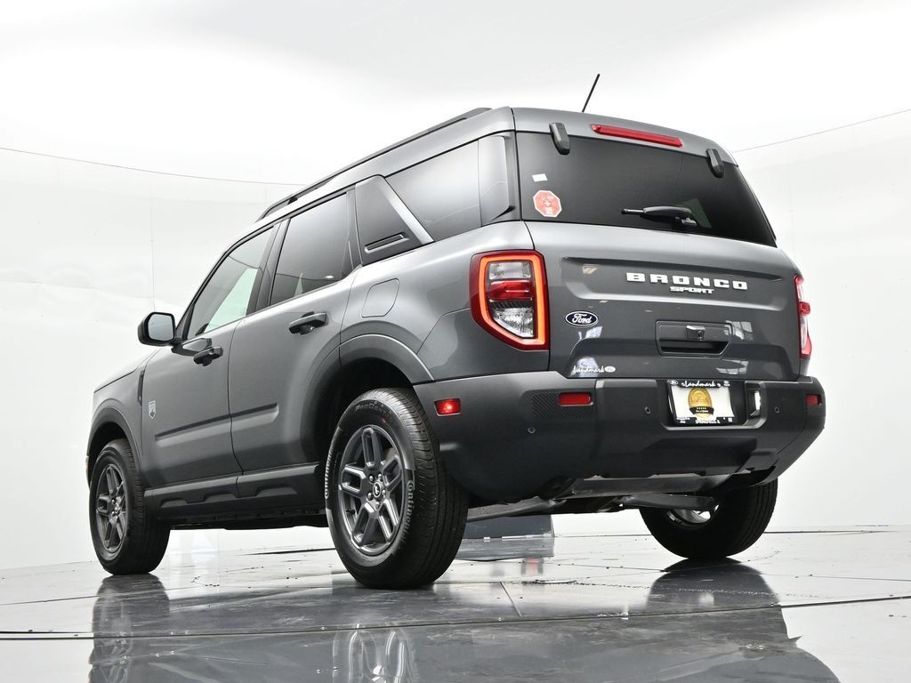 Ford Bronco Sport Vehicle Full-screen Gallery Image 24