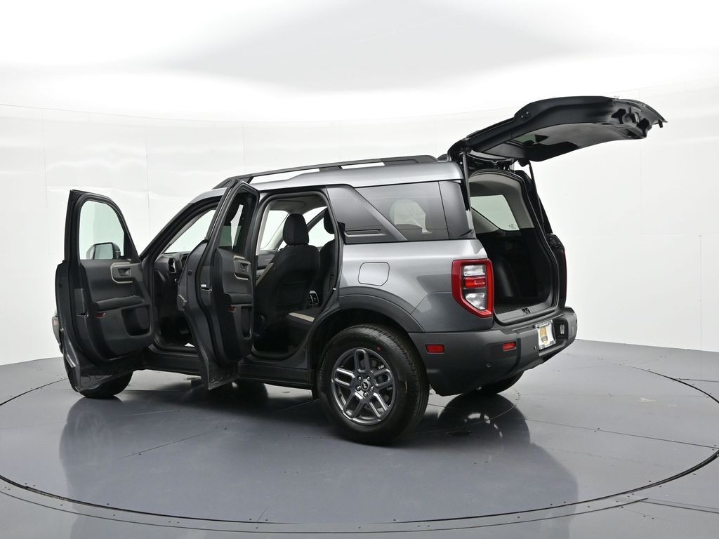 Ford Bronco Sport Vehicle Full-screen Gallery Image 29