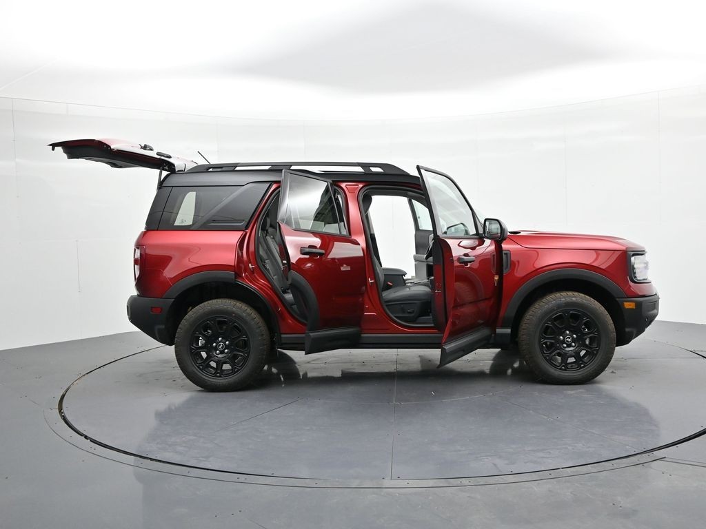 Ford Bronco Sport Vehicle Full-screen Gallery Image 26