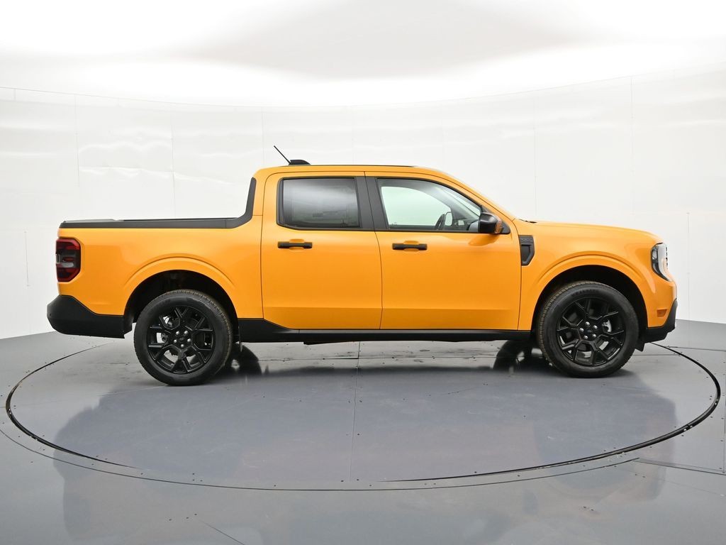 Ford Maverick Vehicle Full-screen Gallery Image 5