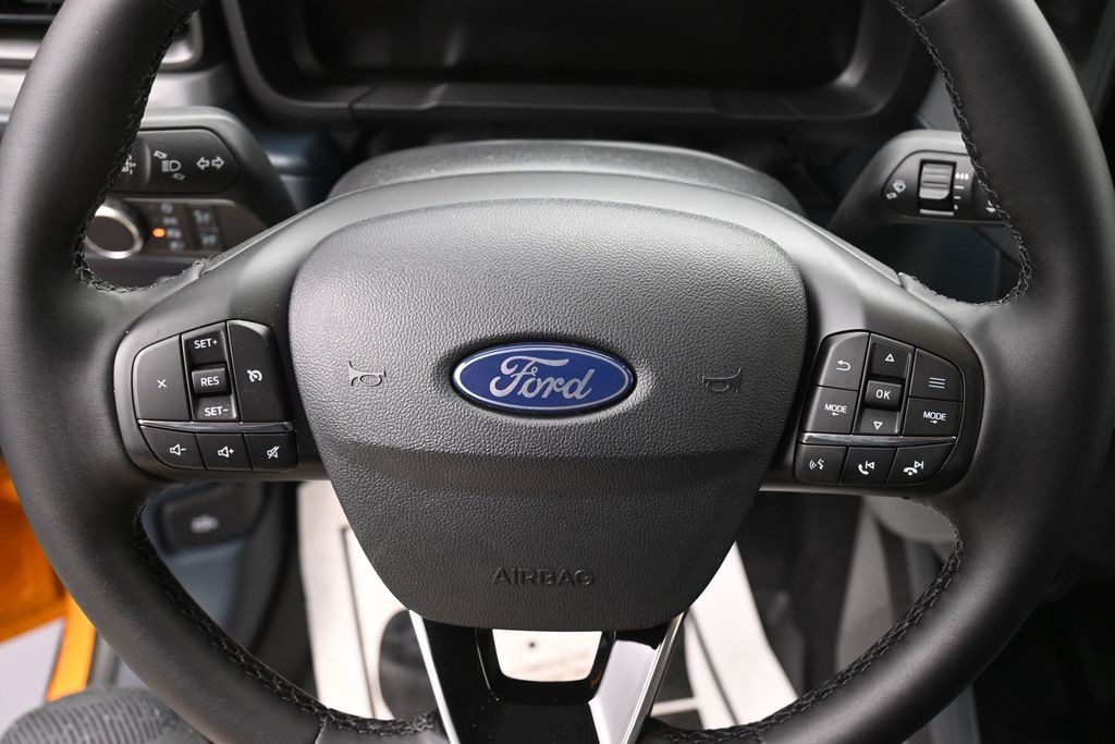 Ford Maverick Vehicle Full-screen Gallery Image 16