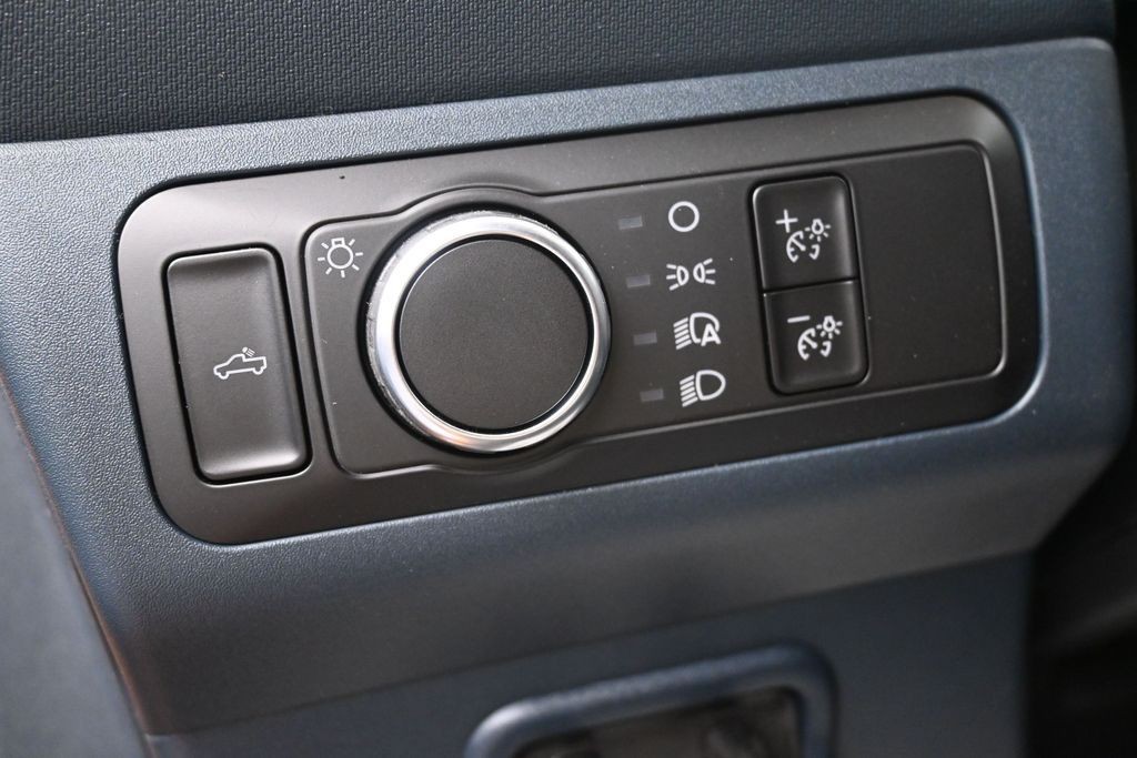 Ford Maverick Vehicle Full-screen Gallery Image 19