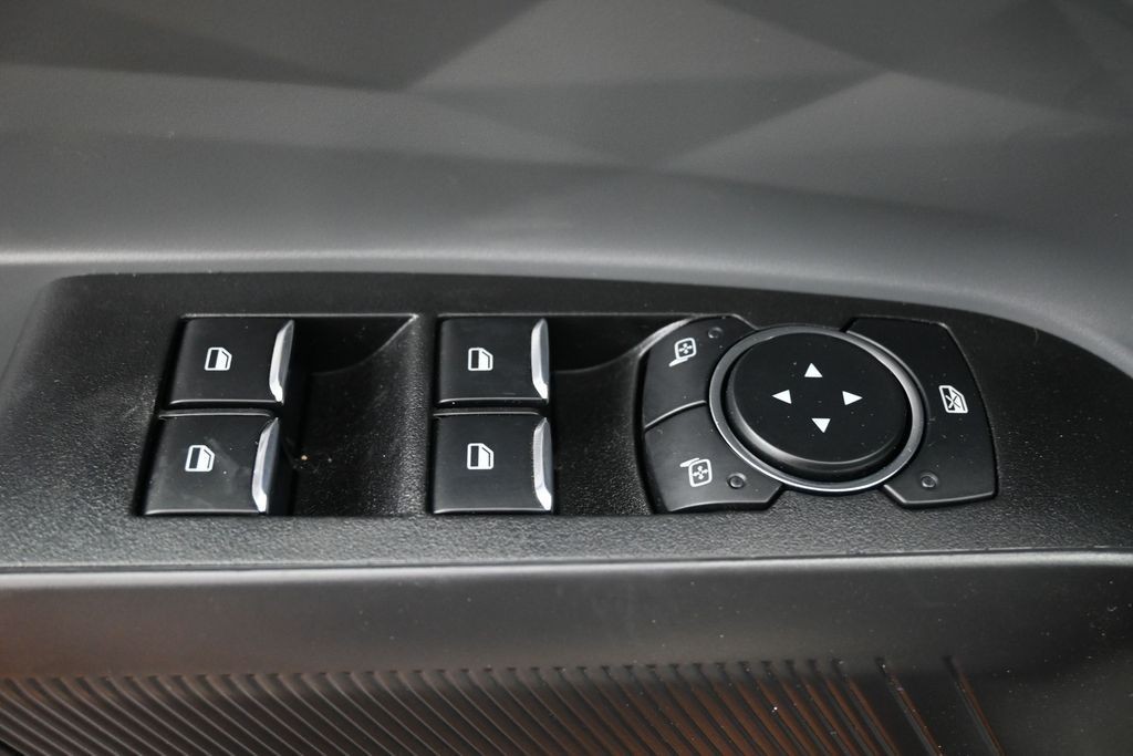 Ford Maverick Vehicle Full-screen Gallery Image 23