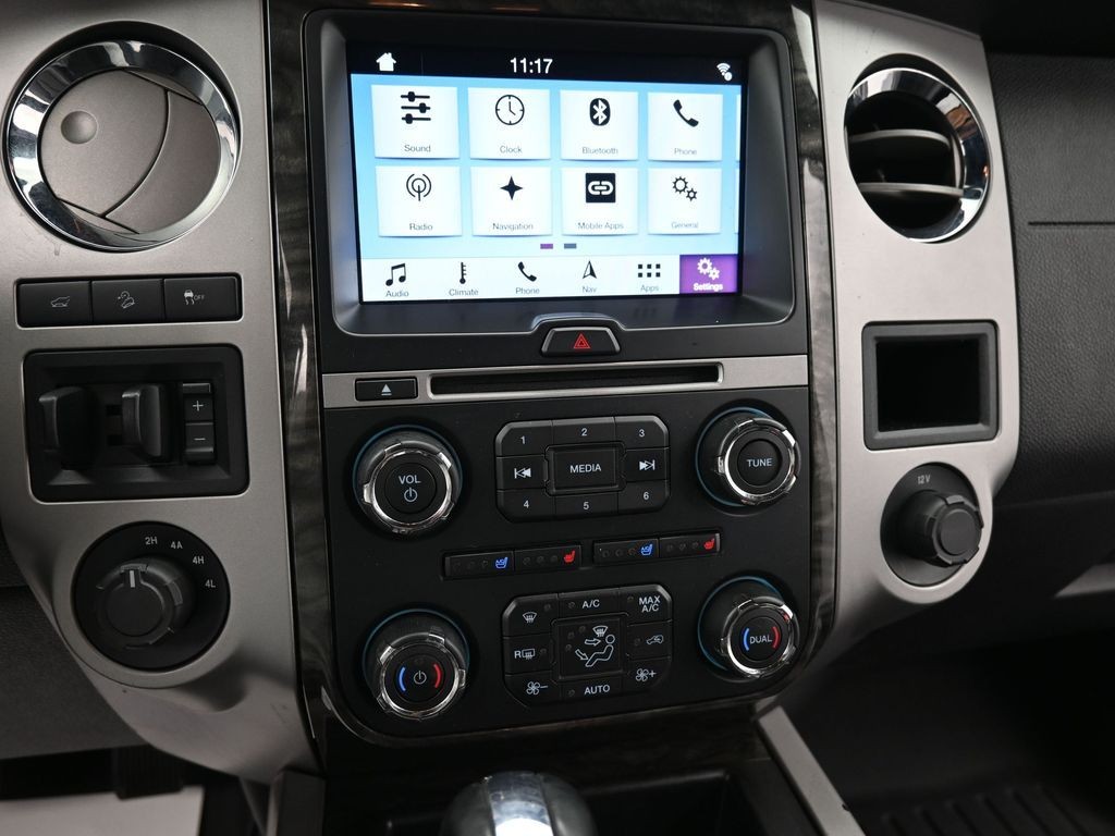 Ford Expedition Vehicle Full-screen Gallery Image 11