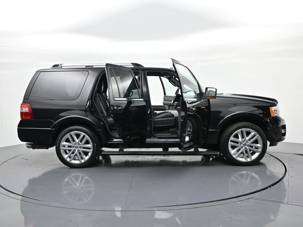 Ford Expedition Vehicle Full-screen Gallery Image 24