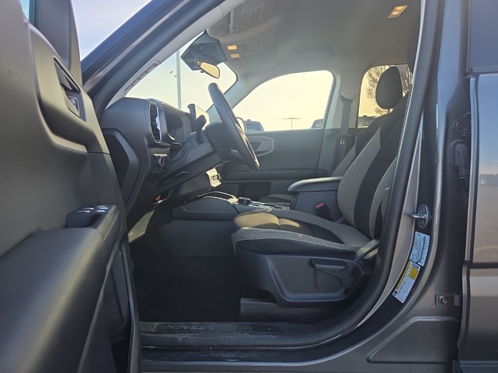 Ford Bronco Sport Vehicle Full-screen Gallery Image 02