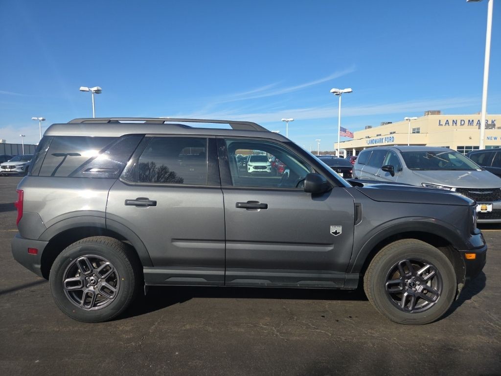 Ford Bronco Sport Vehicle Full-screen Gallery Image 07