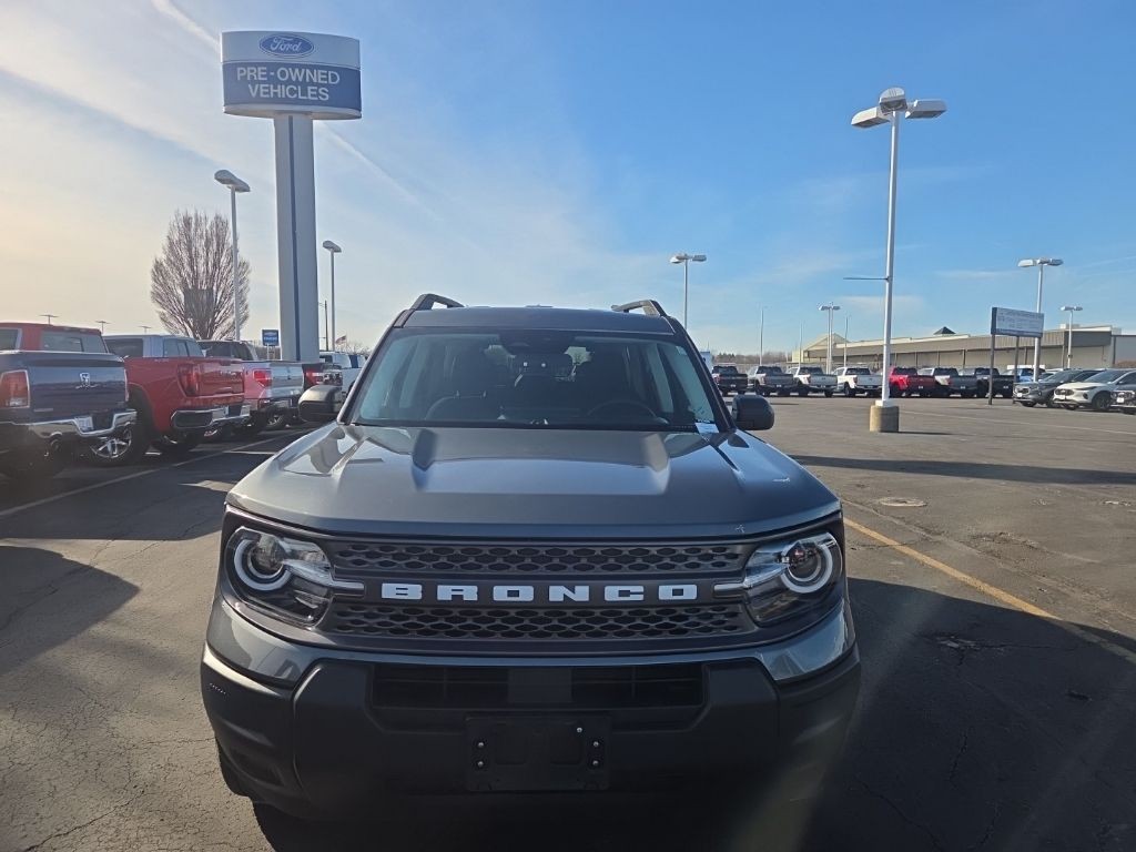Ford Bronco Sport Vehicle Full-screen Gallery Image 08