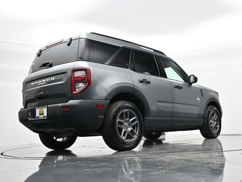 Ford Bronco Sport Vehicle Full-screen Gallery Image 23