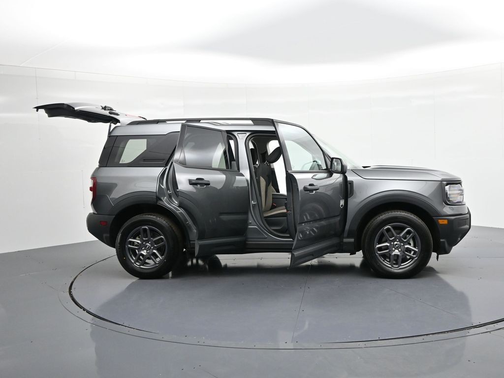 Ford Bronco Sport Vehicle Full-screen Gallery Image 25