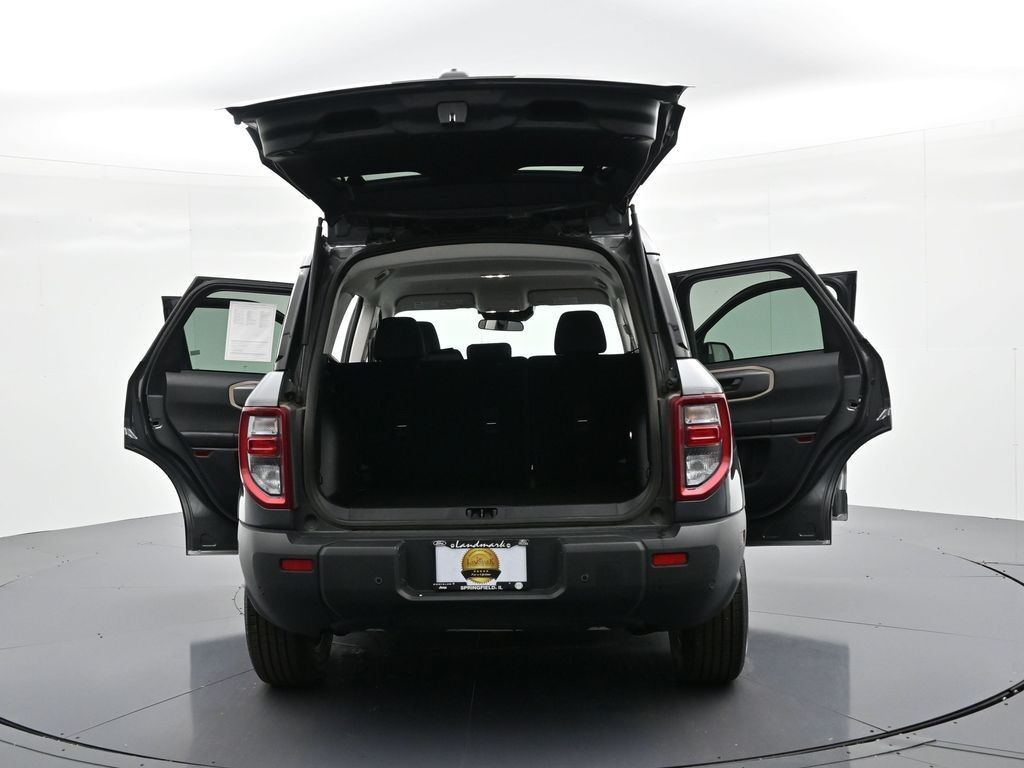 Ford Bronco Sport Vehicle Full-screen Gallery Image 28