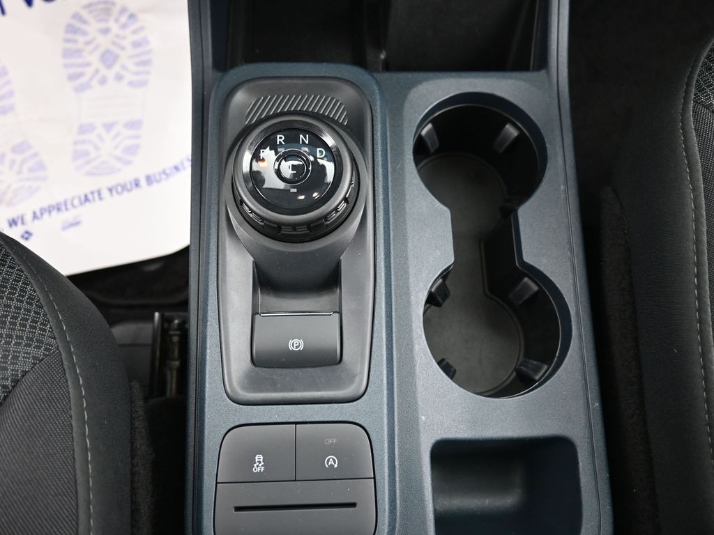 Ford Maverick Vehicle Full-screen Gallery Image 12