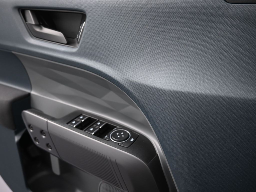 Ford Maverick Vehicle Full-screen Gallery Image 15