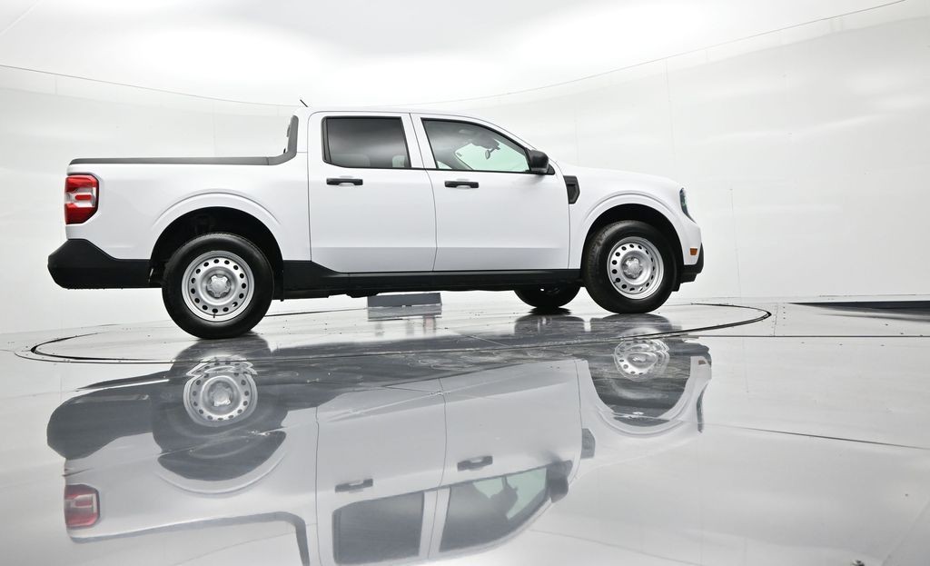 Ford Maverick Vehicle Full-screen Gallery Image 24