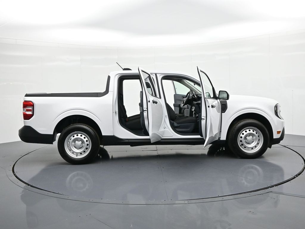 Ford Maverick Vehicle Full-screen Gallery Image 25