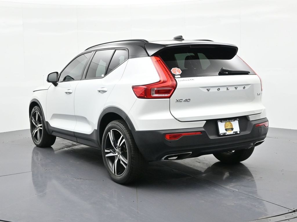Volvo XC40 Vehicle Full-screen Gallery Image 8