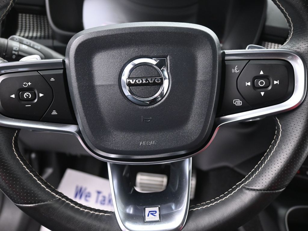 Volvo XC40 Vehicle Full-screen Gallery Image 13