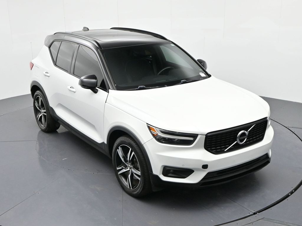 Volvo XC40 Vehicle Full-screen Gallery Image 17